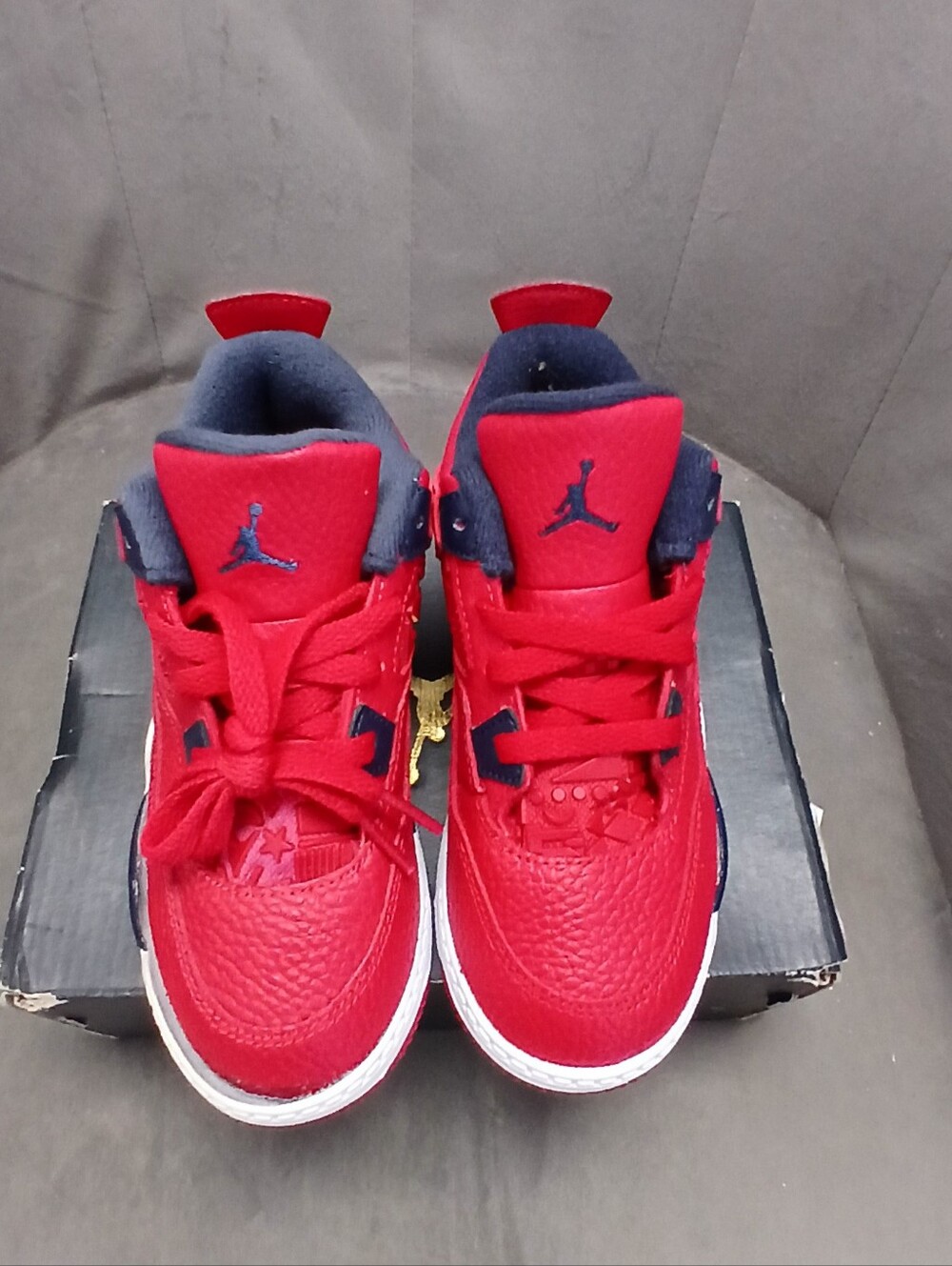 Red RETRO JORDANS